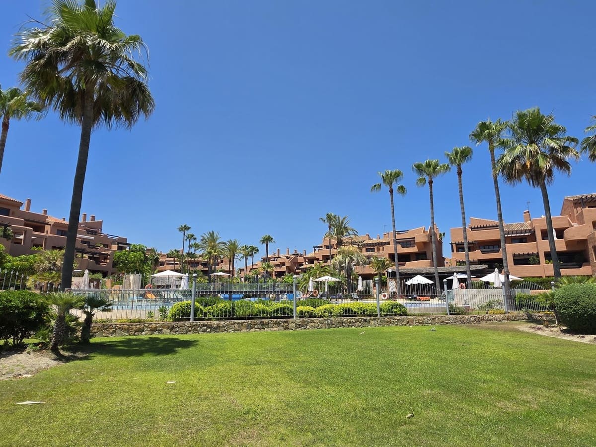3 quarto Apartamento para venda em New Golden Mile com piscina garagem - 825 000 € (Ref: 9906708)