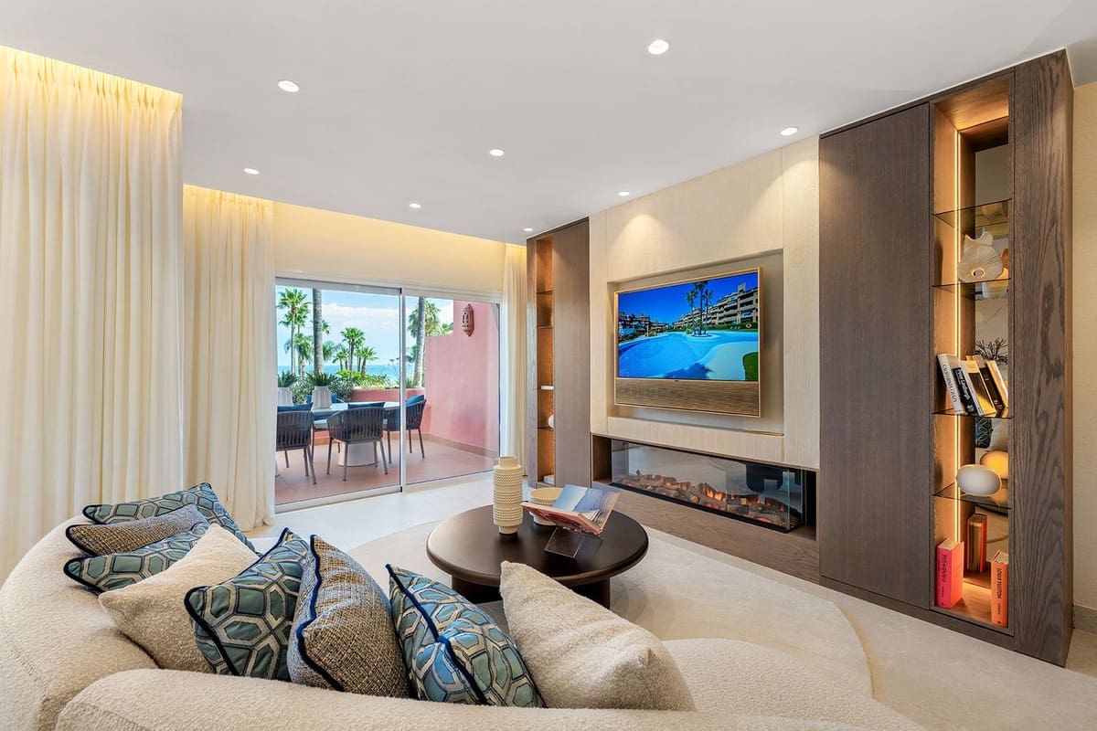 3 bedroom Apartment for sale in New Golden Mile with pool garage - € 2,395,000 (Ref: 9935048)