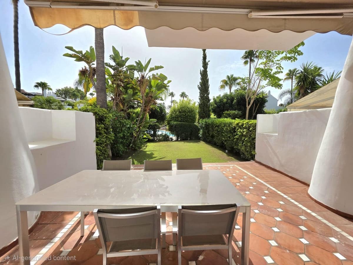 3 bedroom Townhouse for sale in Estepona with pool garage - € 1,295,000 (Ref: 9972309)