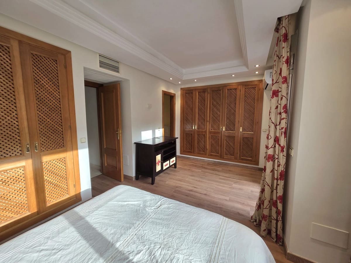 3 bedroom Townhouse for sale in Estepona with pool garage - € 1,295,000 (Ref: 9972309)