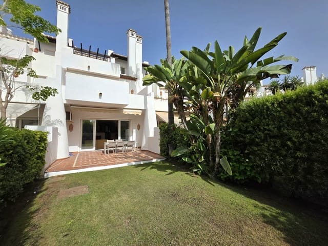 Casa de 3 habitaciones en Costalita, Estepona en venta con piscina garaje - 1.295.000 € (Ref: 9972309)