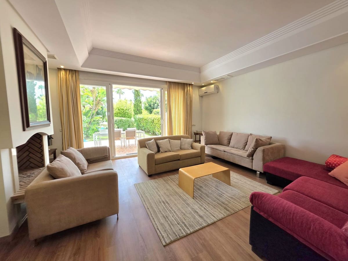3 sovrum Hus till salu i Estepona med pool garage - 1 295 000 € (Ref: 9972309)