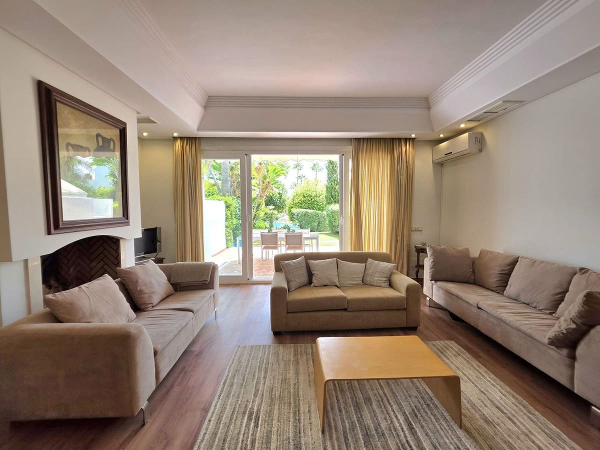 3 sovrum Hus till salu i Estepona med pool garage - 1 295 000 € (Ref: 9972309)