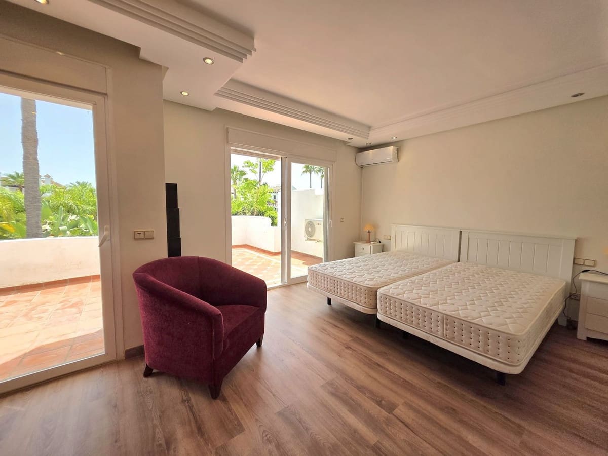 3 sovrum Hus till salu i Estepona med pool garage - 1 295 000 € (Ref: 9972309)