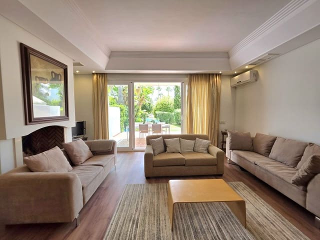 Casa de 3 habitaciones en Costalita, Estepona en venta con piscina garaje - 1.295.000 € (Ref: 9972309)