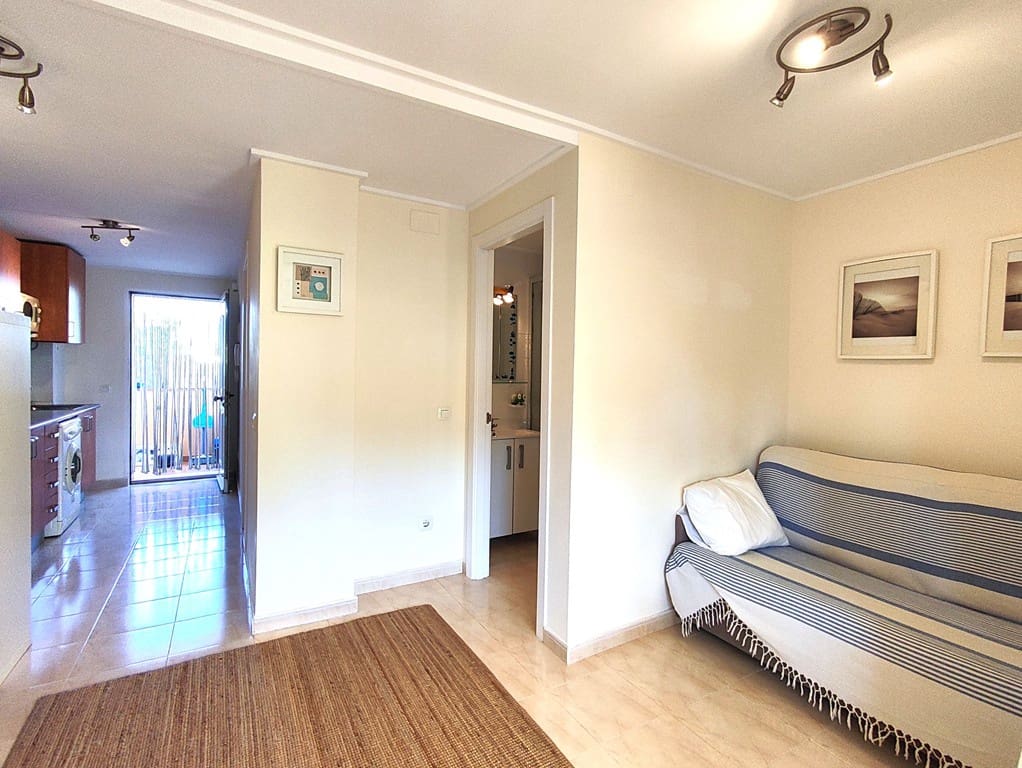1 bedroom Beach Apartment for sale in Denia with pool garage - € 199,500 (Ref: 10043482)