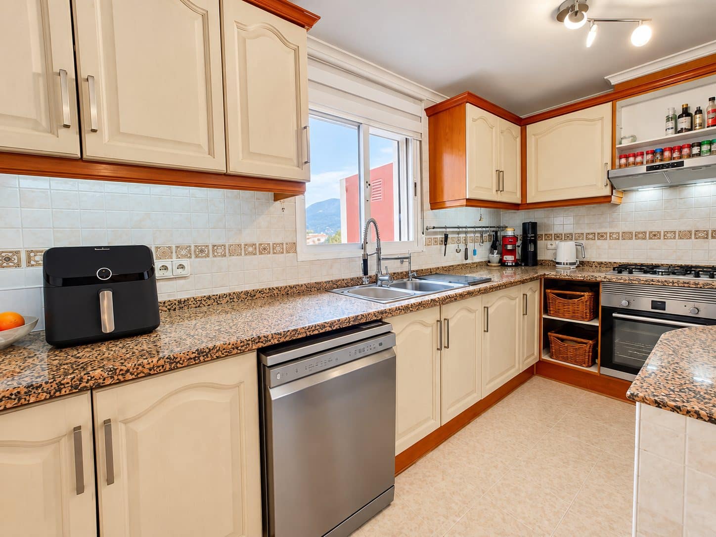 3 bedroom Penthouse for sale in Denia with garage - € 330,000 (Ref: 10132299)