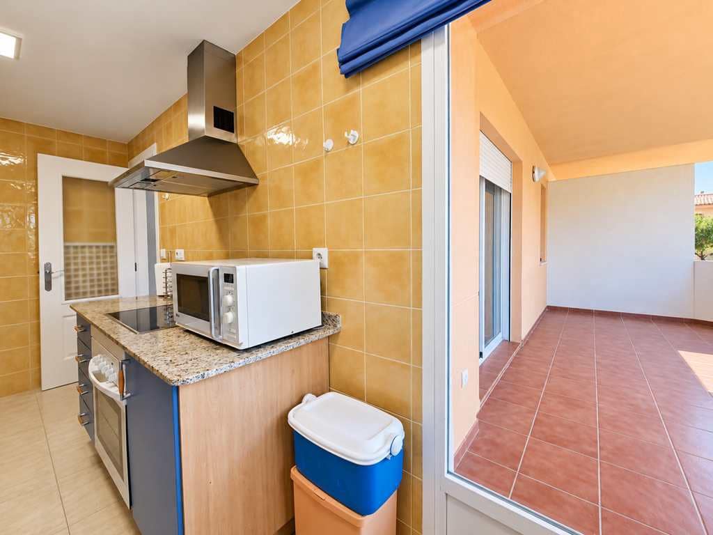 2 bedroom Beach Apartment for sale in Denia with pool garage - € 280,000 (Ref: 10150557)