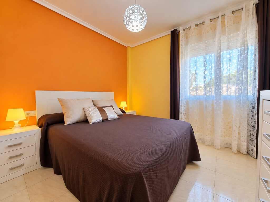 2 bedroom Beach Apartment for sale in Denia with pool garage - € 280,000 (Ref: 10150557)