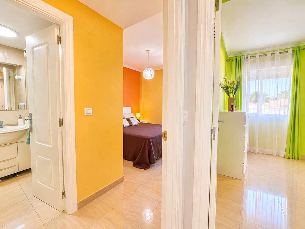 2 bedroom Beach Apartment for sale in Denia with pool garage - € 280,000 (Ref: 10150557)