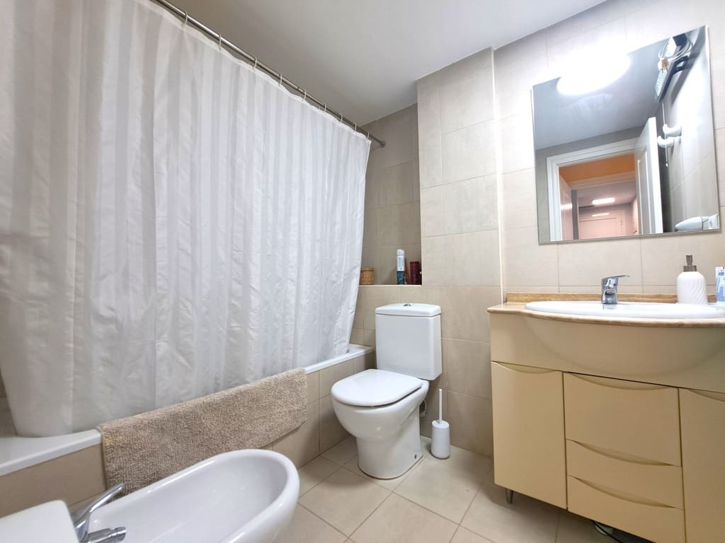 2 bedroom Beach Apartment for sale in Denia with pool garage - € 280,000 (Ref: 10150557)