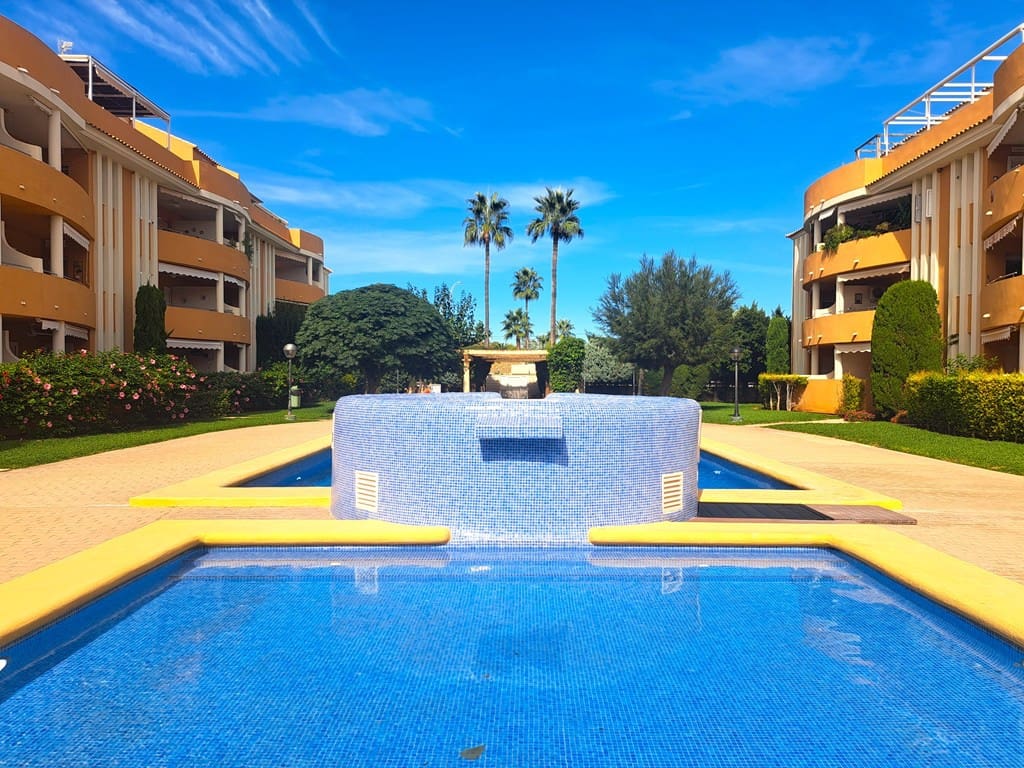 2 bedroom Beach Apartment for sale in Denia with pool garage - € 280,000 (Ref: 10150557)