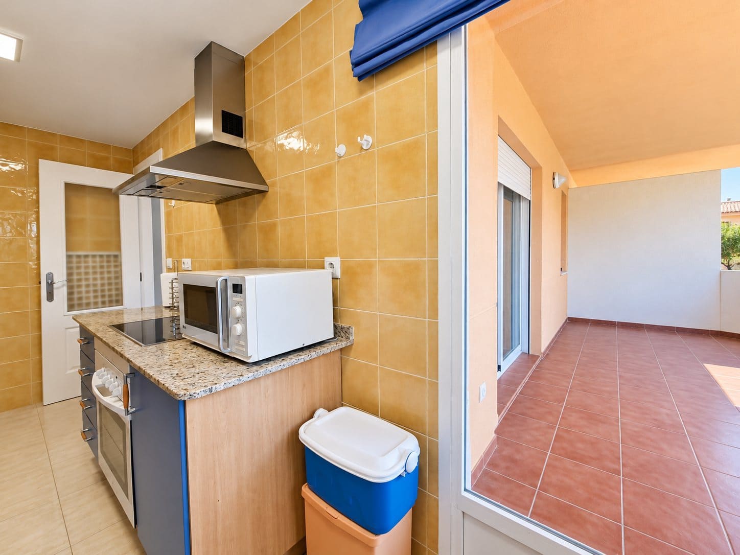 2 bedroom Beach Apartment for sale in Denia with pool garage - € 280,000 (Ref: 10150557)