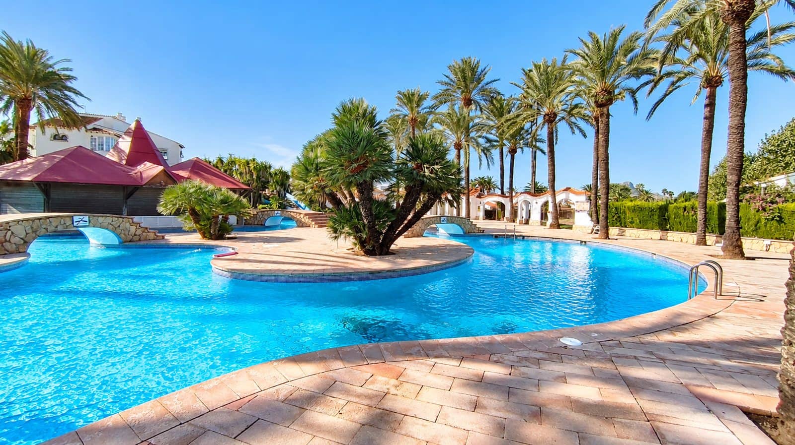 2 Zimmer Reihenhaus zu verkaufen in Denia mit Pool - 310.000 € (Ref: 10186273)