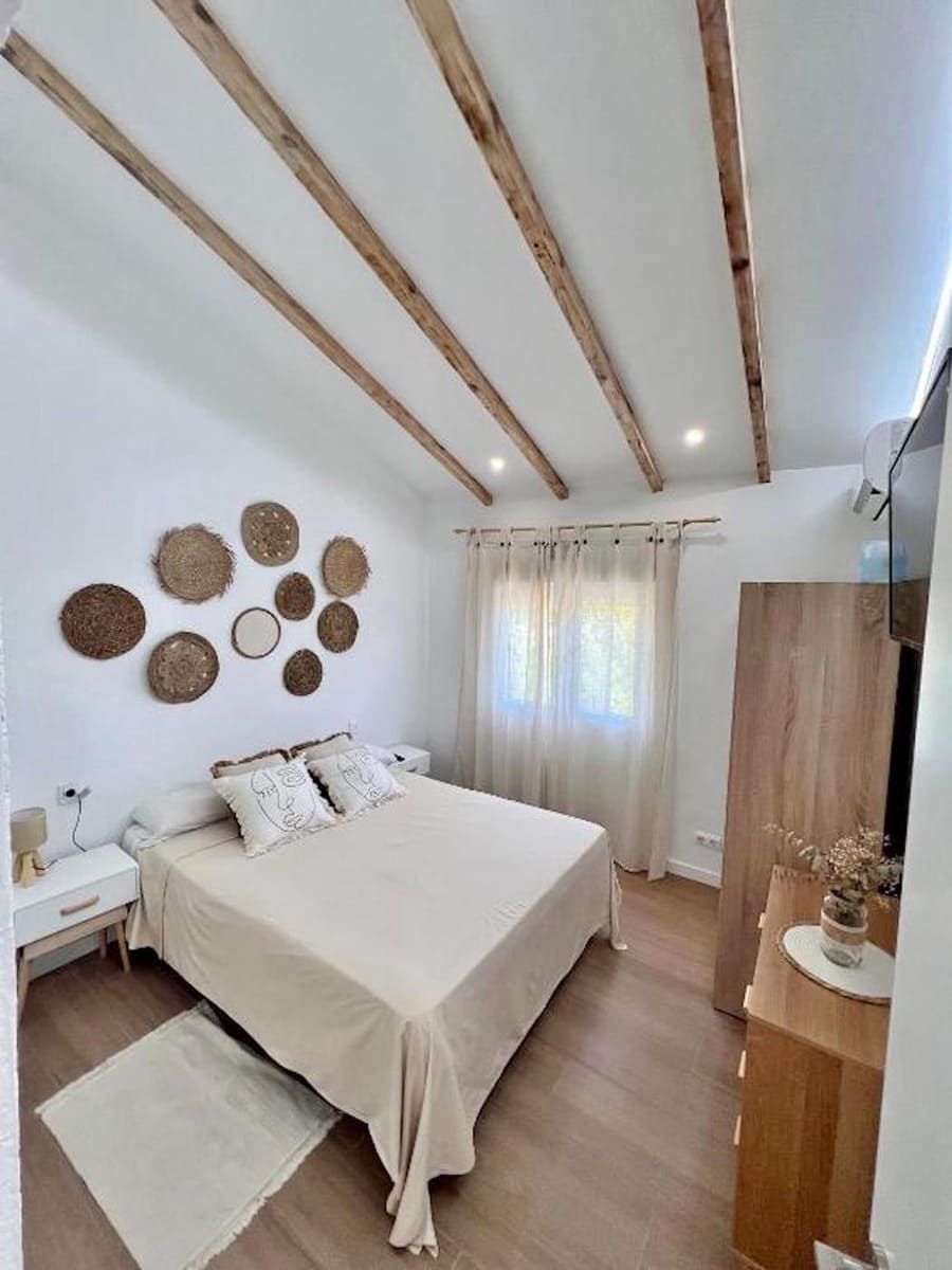 4 soveværelse Villa til salg i Denia med swimmingpool - € 480.000 (Ref: 7618435)