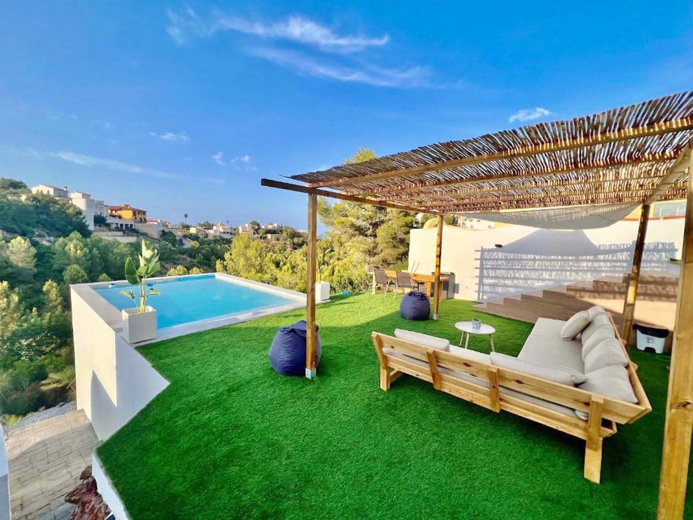 4 soveværelse Villa til salg i Denia med swimmingpool - € 480.000 (Ref: 7618435)