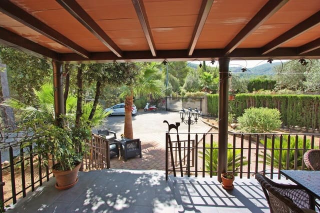 3 slaapkamer Villa te koop in Orba met zwembad garage - € 899.000 (Ref: 8113600)