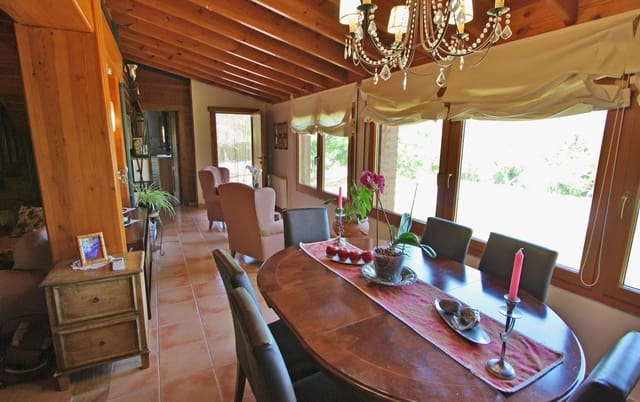 3 slaapkamer Villa te koop in Orba met zwembad garage - € 899.000 (Ref: 8113600)