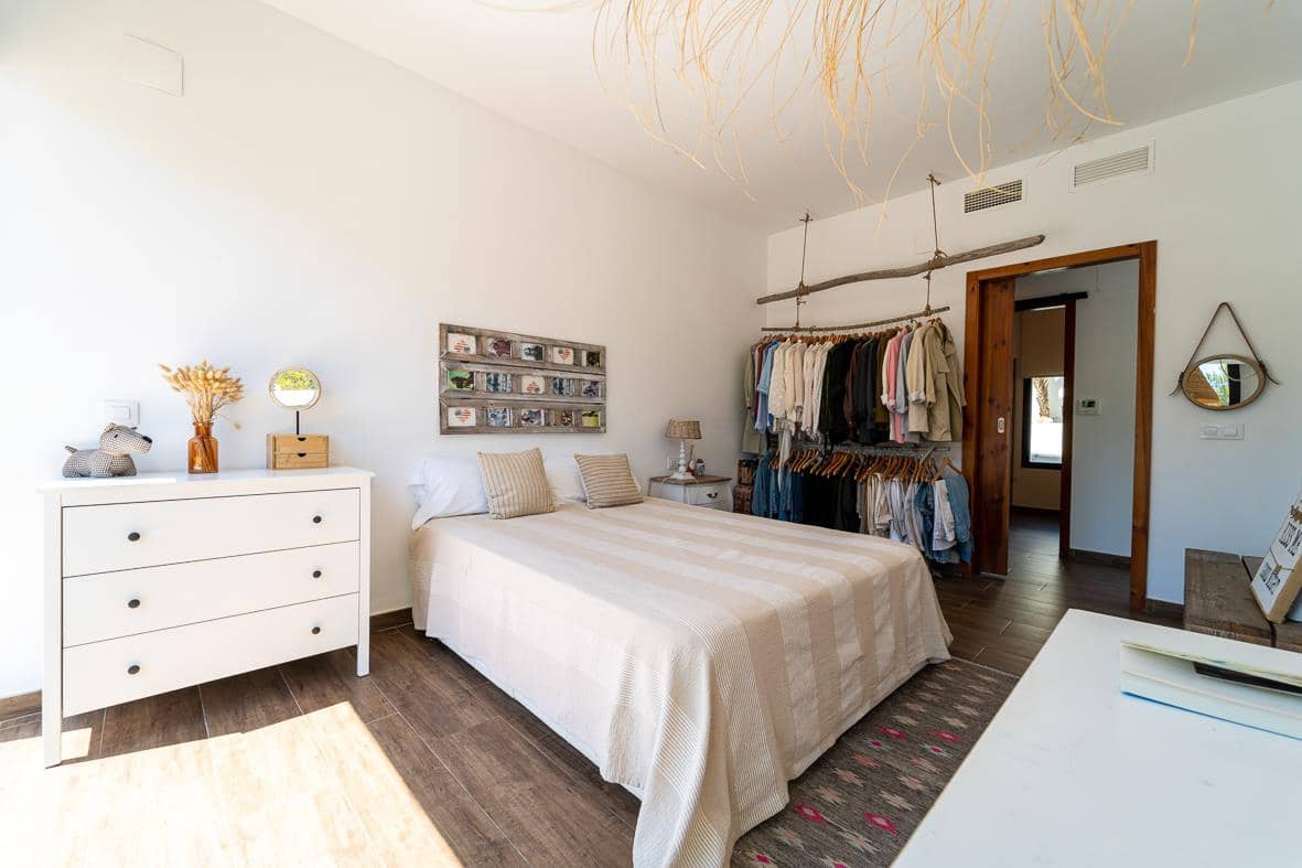 4 quarto Moradia para venda em Denia com piscina garagem - 1 370 000 € (Ref: 8541245)