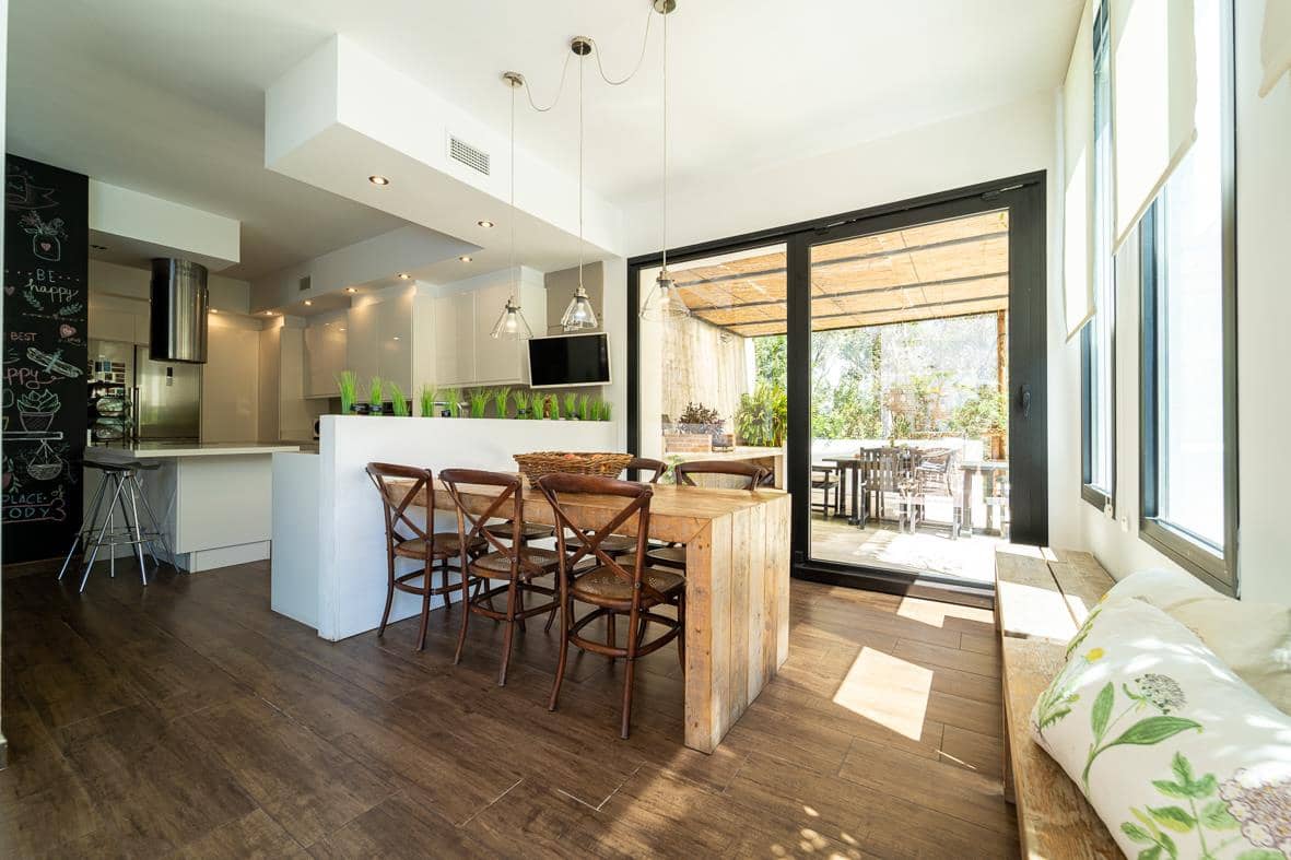 4 quarto Moradia para venda em Denia com piscina garagem - 1 370 000 € (Ref: 8541245)