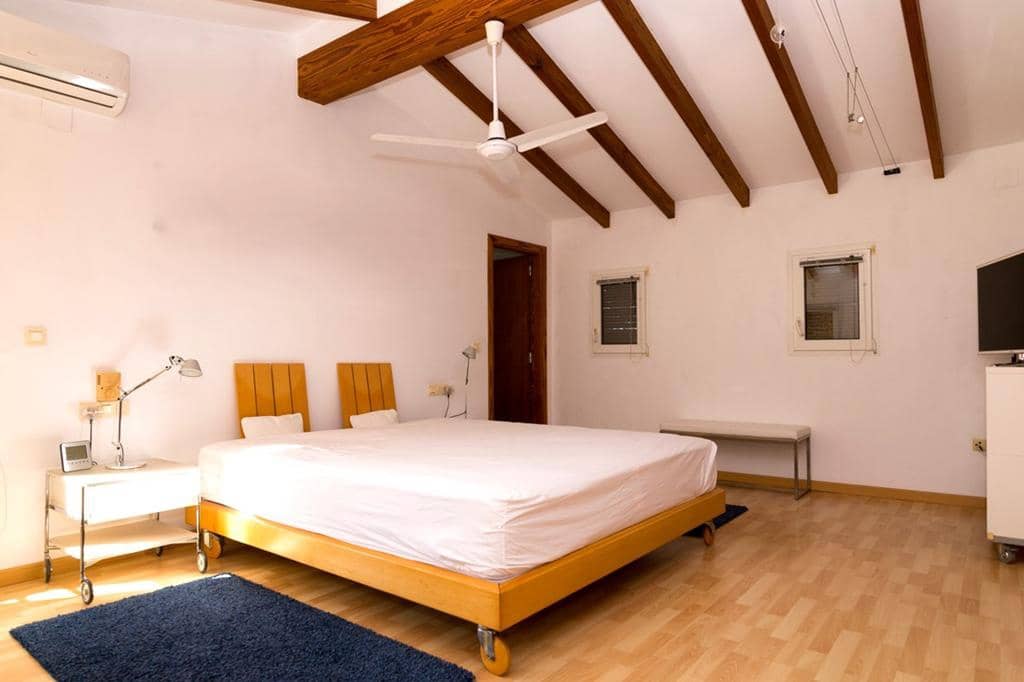 Chalet de 4 habitaciones en Dénia en venta con piscina garaje - 1.050.000 € (Ref: 8765796)