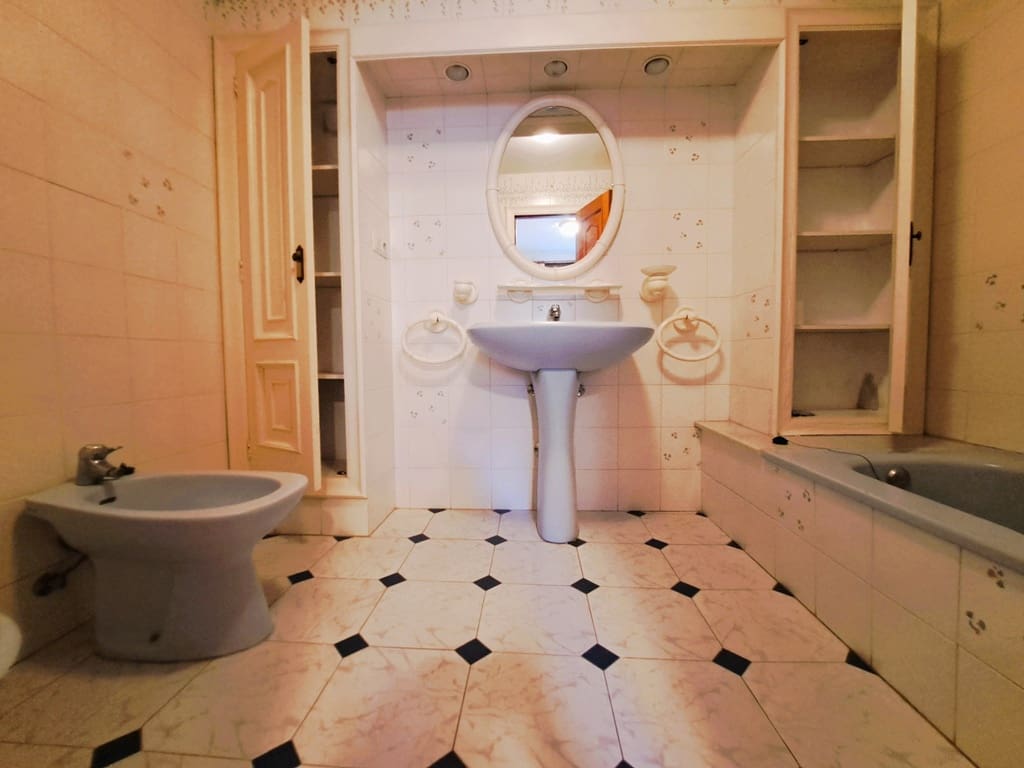 3 bedroom Villa for sale in Denia with garage - € 549,000 (Ref: 8896075)