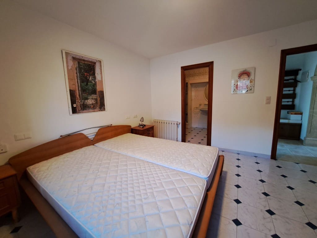 3 bedroom Villa for sale in Denia with garage - € 549,000 (Ref: 8896075)