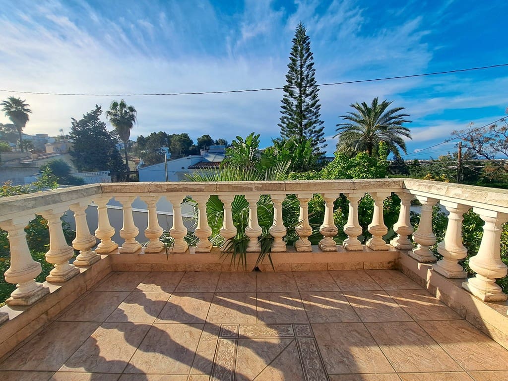 3 bedroom Villa for sale in Denia with garage - € 549,000 (Ref: 8896075)