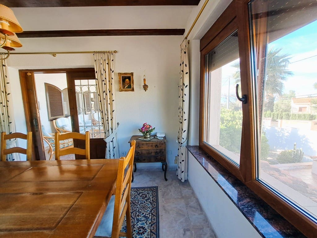 3 bedroom Villa for sale in Denia with garage - € 549,000 (Ref: 8896075)