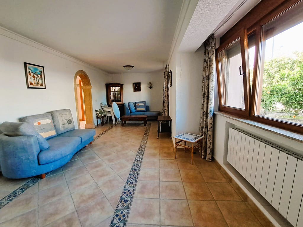 3 bedroom Villa for sale in Denia with garage - € 549,000 (Ref: 8896075)