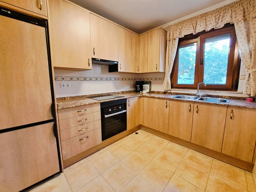 3 bedroom Villa for sale in Denia with garage - € 549,000 (Ref: 8896075)