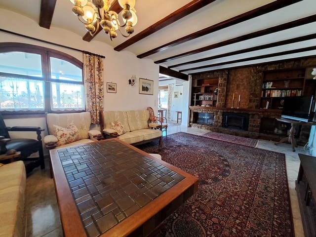 3 bedroom Villa for sale in El Montgó, Dénia with garage - € 549,000 (Ref: 8896075)