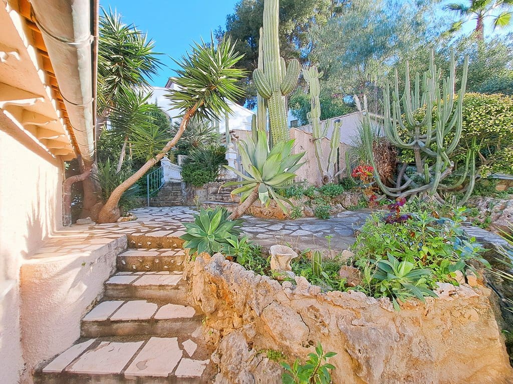 3 bedroom Villa for sale in Denia with garage - € 549,000 (Ref: 8896075)