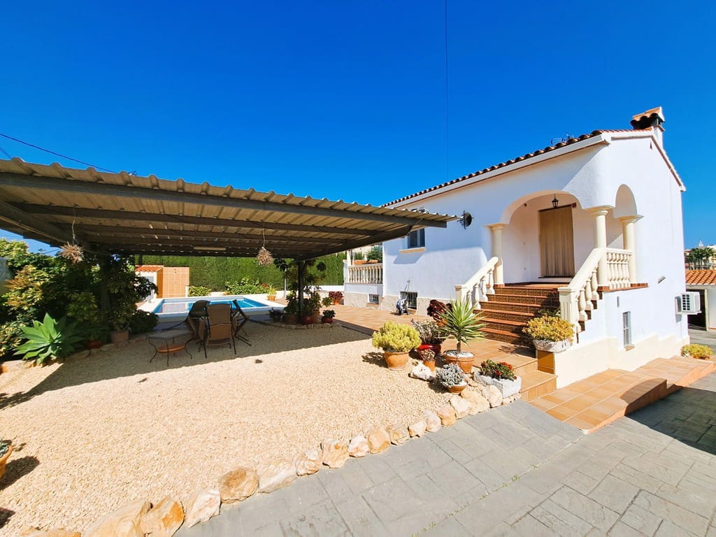 5 soveværelse Villa til salg i La Xara med swimmingpool garage - € 549.000 (Ref: 8901587)