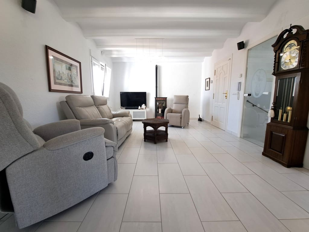 5 soveværelse Villa til salg i La Xara med swimmingpool garage - € 549.000 (Ref: 8901587)