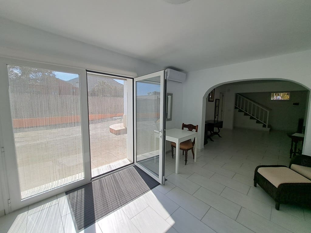 5 soveværelse Villa til salg i La Xara med swimmingpool garage - € 549.000 (Ref: 8901587)