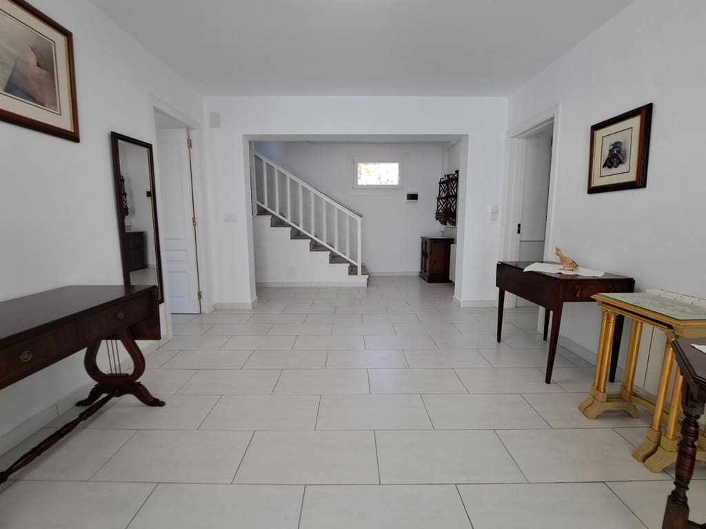 5 soveværelse Villa til salg i La Xara med swimmingpool garage - € 549.000 (Ref: 8901587)