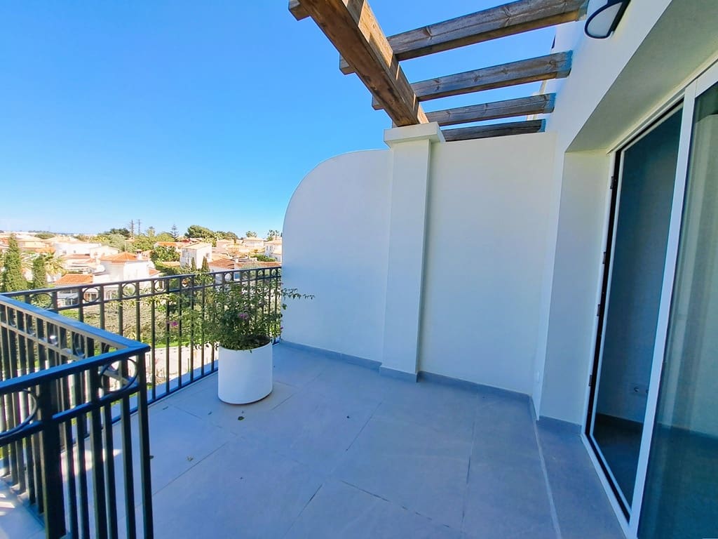 2 slaapkamer Appartement te koop in Denia met zwembad garage - € 359.000 (Ref: 8904041)