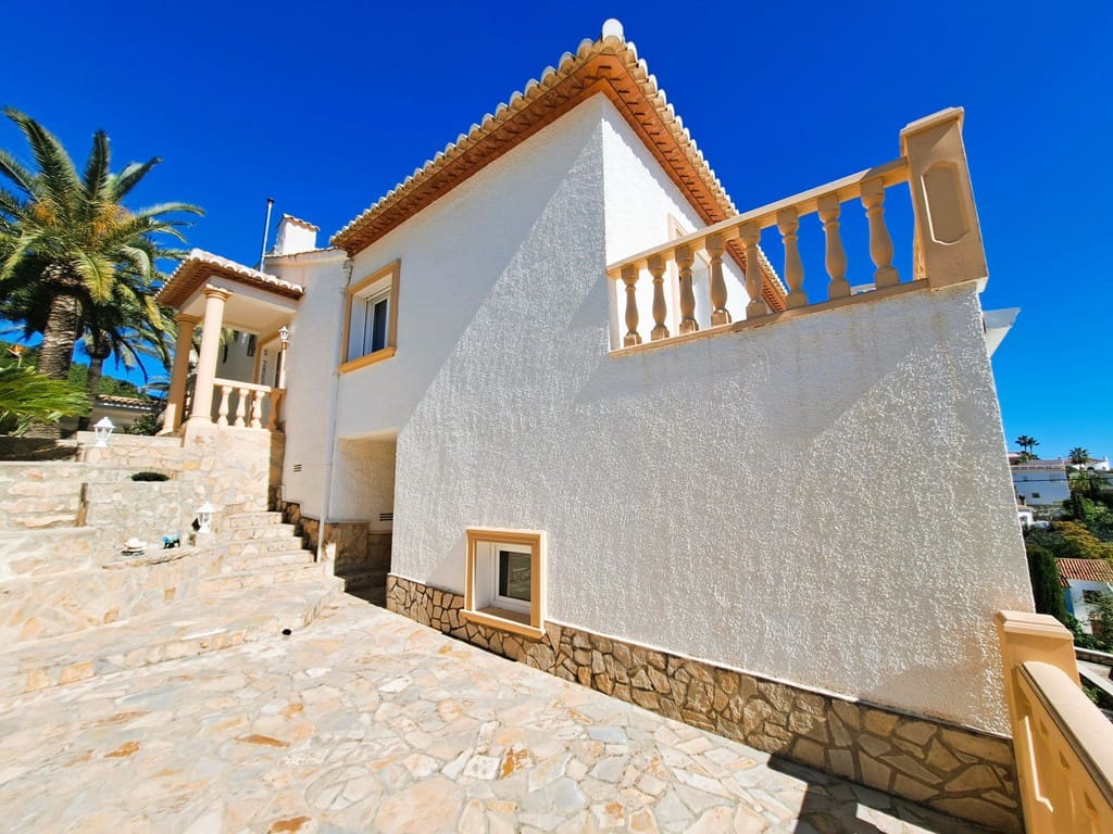 3 sypialnia Willa na sprzedaż w Denia z basenem garażem - 750 000 € (Ref: 8936317)