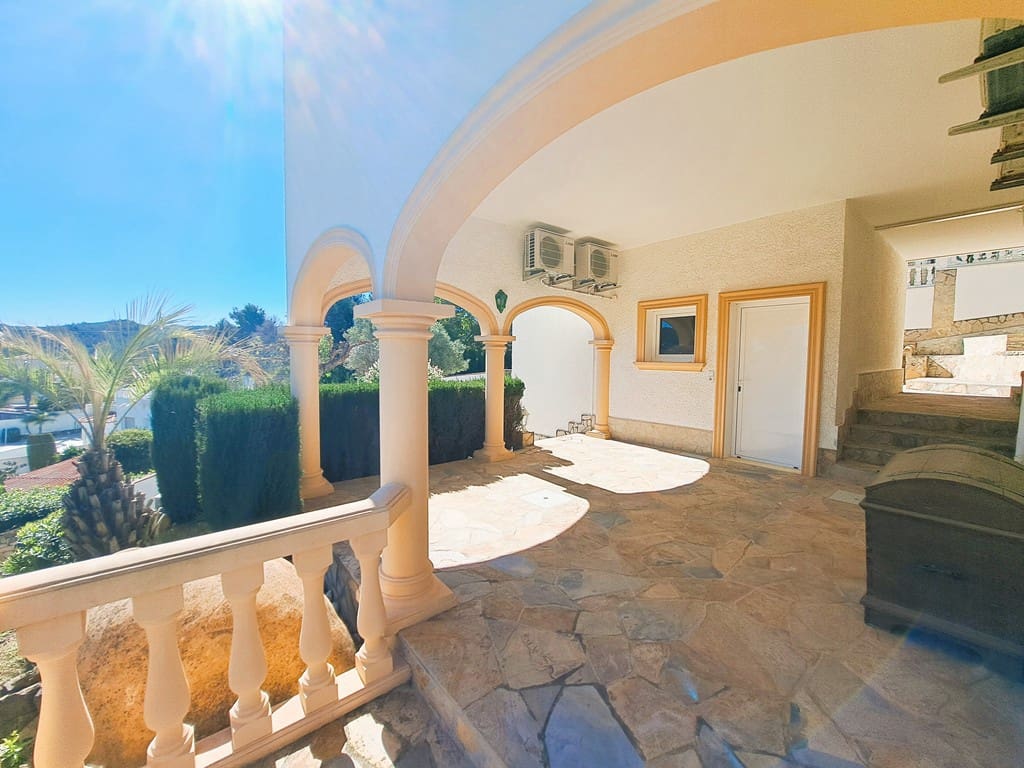 3 sypialnia Willa na sprzedaż w Denia z basenem garażem - 750 000 € (Ref: 8936317)
