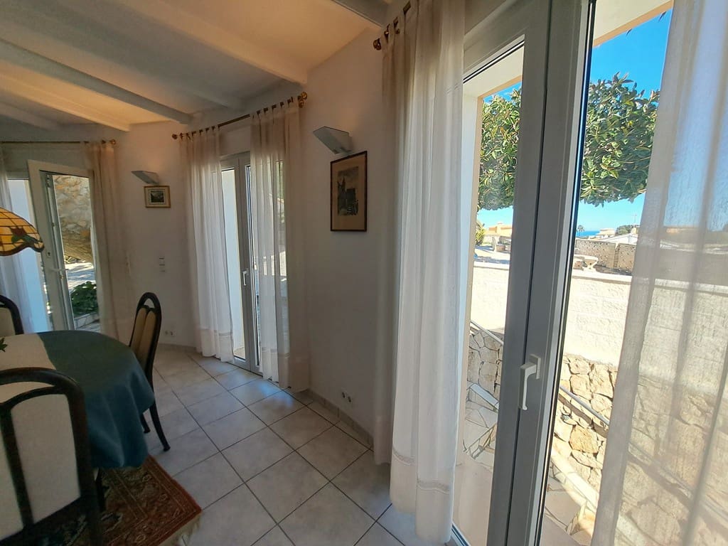3 sypialnia Willa na sprzedaż w Denia z basenem garażem - 750 000 € (Ref: 8936317)