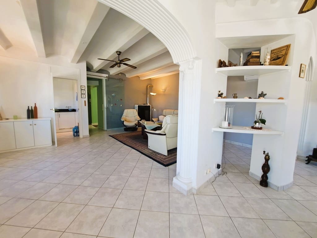 3 sypialnia Willa na sprzedaż w Denia z basenem garażem - 750 000 € (Ref: 8936317)