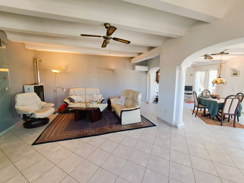 3 sypialnia Willa na sprzedaż w Denia z basenem garażem - 750 000 € (Ref: 8936317)