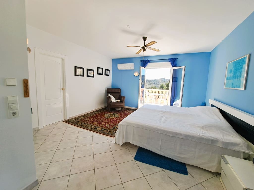 3 sypialnia Willa na sprzedaż w Denia z basenem garażem - 750 000 € (Ref: 8936317)