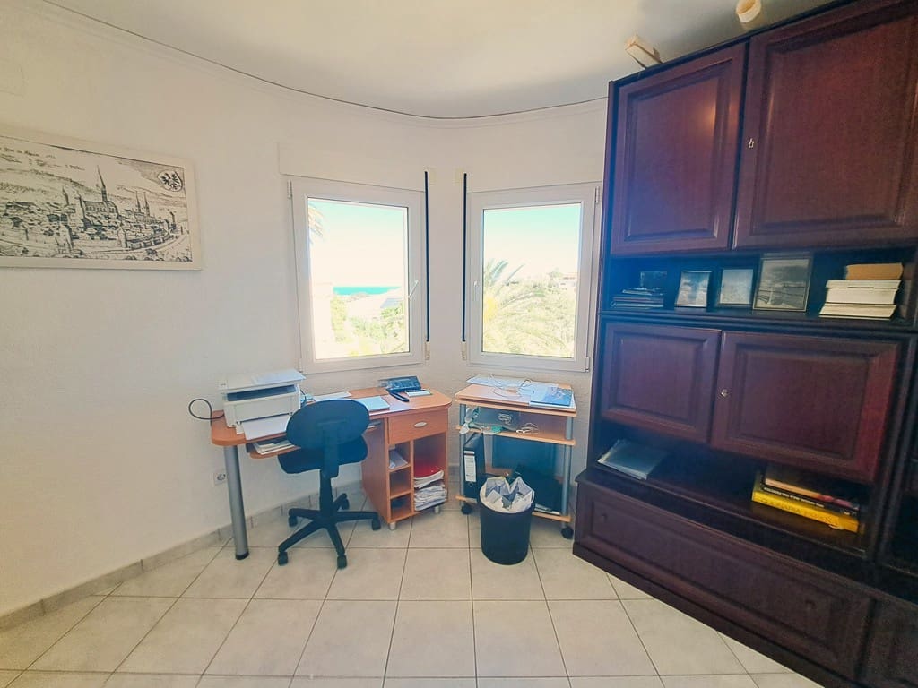 3 sypialnia Willa na sprzedaż w Denia z basenem garażem - 750 000 € (Ref: 8936317)