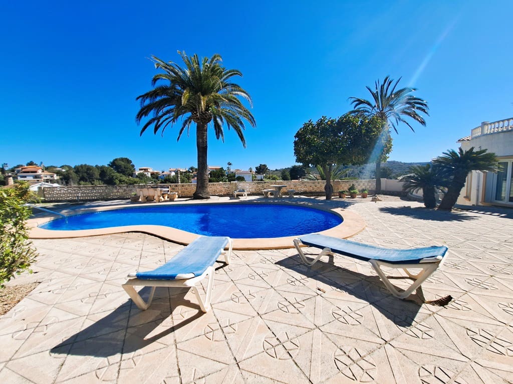 3 sypialnia Willa na sprzedaż w Denia z basenem garażem - 750 000 € (Ref: 8936317)