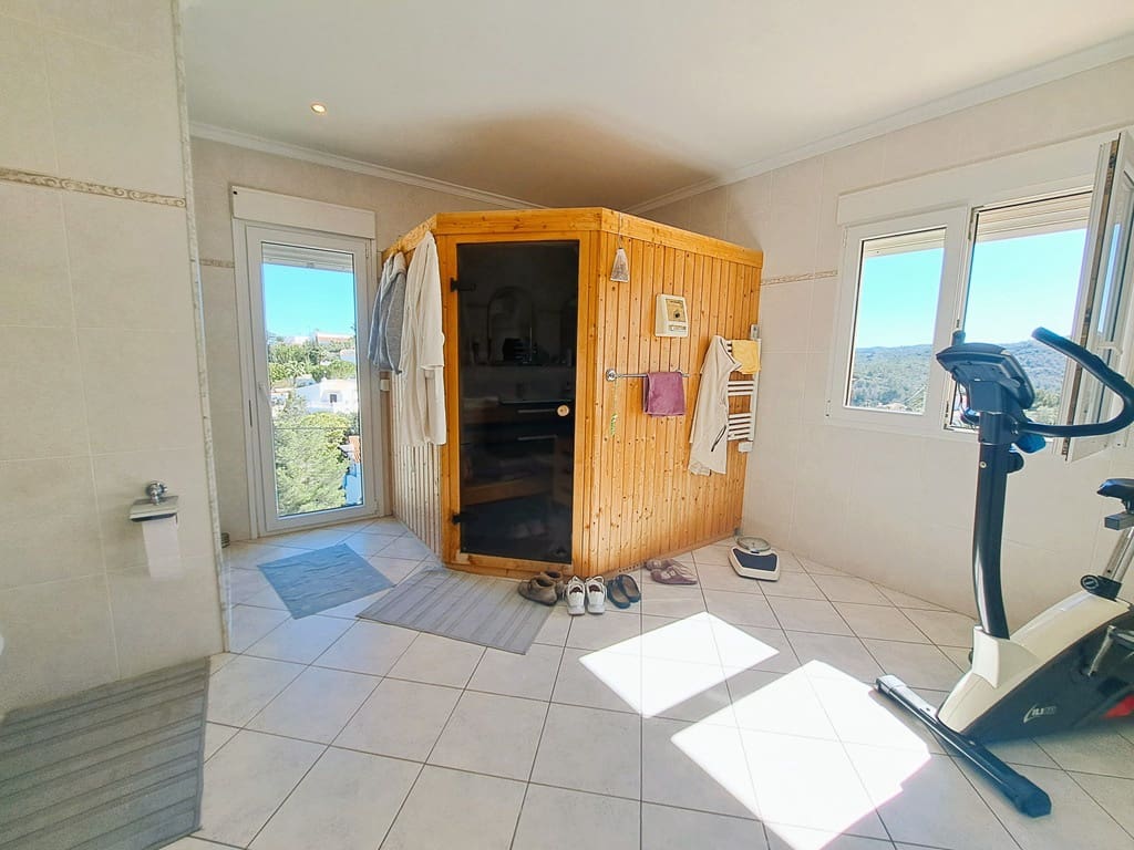 3 sypialnia Willa na sprzedaż w Denia z basenem garażem - 750 000 € (Ref: 8936317)