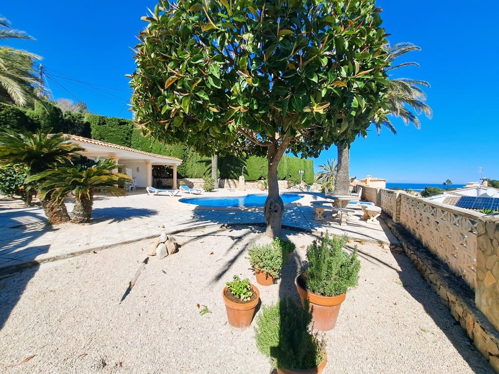 3 sypialnia Willa na sprzedaż w Denia z basenem garażem - 750 000 € (Ref: 8936317)