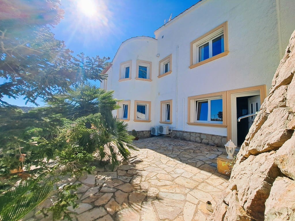 3 sypialnia Willa na sprzedaż w Denia z basenem garażem - 750 000 € (Ref: 8936317)