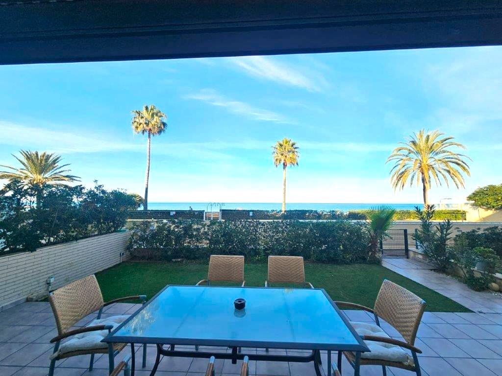 3 bedroom Apartment for sale in Denia with pool garage - € 650,000 (Ref: 9030699)